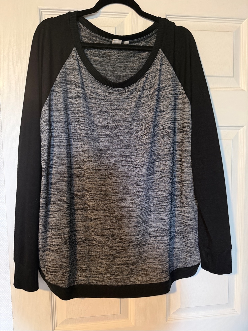 Heather Gray & Black Raglan Pullover Top